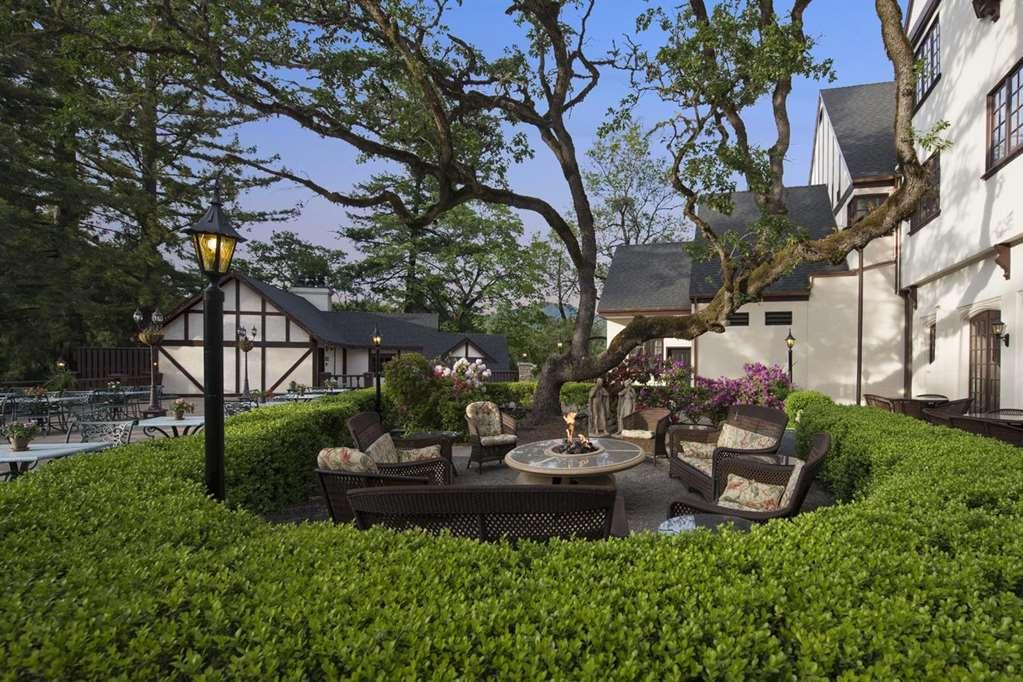Benbow Historic Inn Гарбервилл Экстерьер фото
